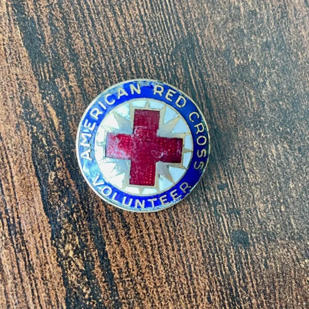 Vintage Pin Lot Ursinus College Red Cross DAR Enamel Pins - Picture 2 of 10